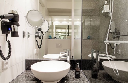 Munchen District Hotel | Motel One München-Garching
