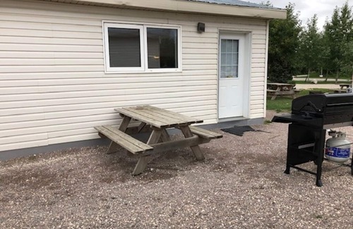 Warren Apartment | Motel Style Cabin Room Rental at Rubber Ducky Resort and Campground