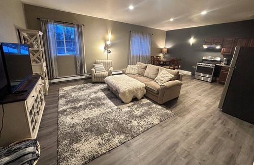 Hillside East House | Mother in law suite A little piece of paradise