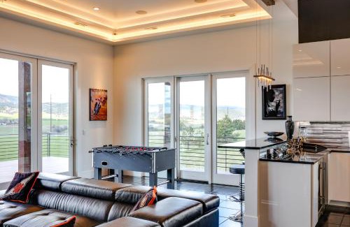 Spearfish House | Motorcycle-Themed Home in Spearfish with Hot Tub!