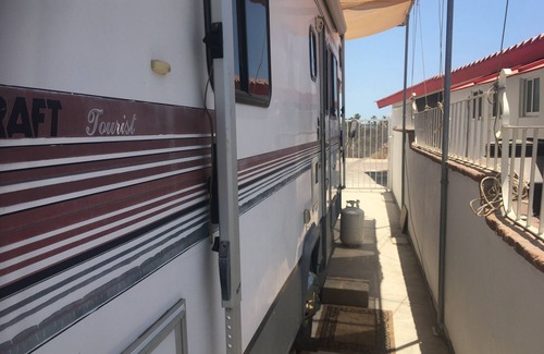 Los Cabos House | Motorhome with spacious amenities outside
