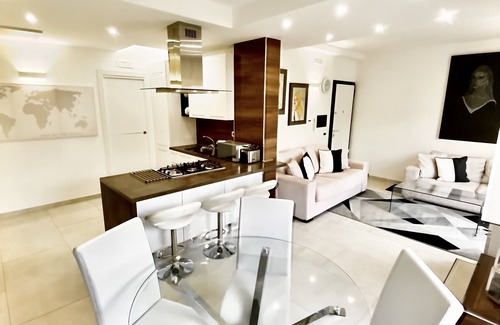 Tropea Apartment | "MOTTOLA APARTMENT" ELEGANT AND BRIGHT APARTMENT 200 mt from the sea