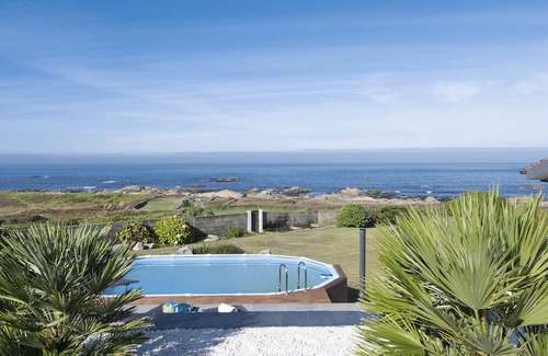 Oia Villa | Mougás House (258), facing the sea in Baiona