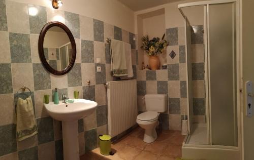 Privas Bed & Breakfast | Moulin De Cornevis Bed and Breakfast