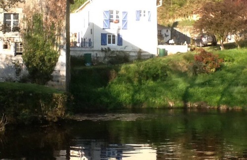 Salles-en-Toulon House | Moulin de la Ronde, an outstanding riverside home with beautiful private island