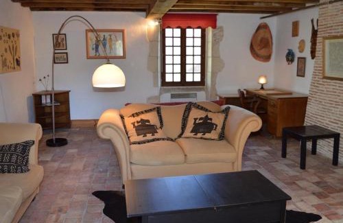 Scoury House | Moulin du XVème siècle avec jardin, pêche sur place, proche châteaux de la Loire et zoo de Beauval - FR-1-381-483