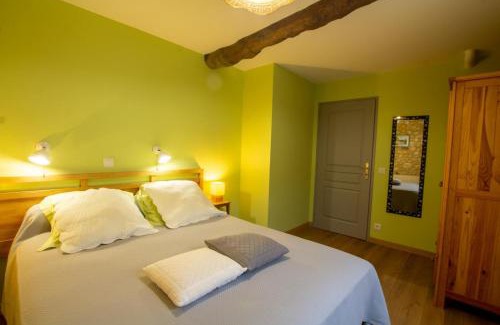 Saint-Laurent-des-Batons House | Moulin neuf de combecave
