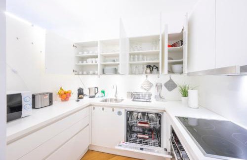 Innere Stadt Apartment | Moulin Rouge Suite