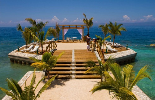 Montrouis Hotel | Moulin Sur Mer