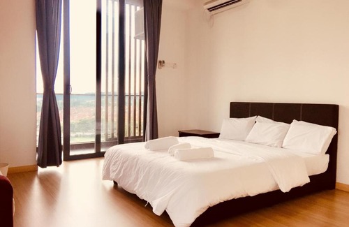 Tebrau Apartment | Mount Austin Cube 8 teen 5 min Water theme park