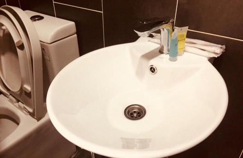 Tebrau Apartment | Mount Austin Cube 8 teen 5 min Water theme park