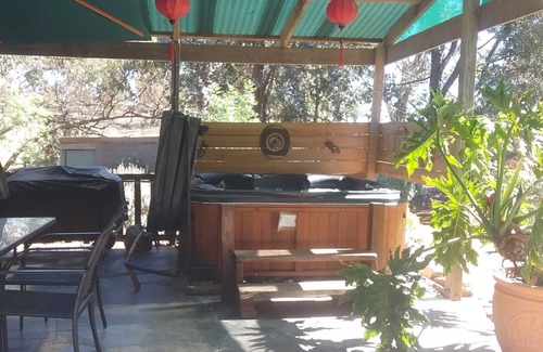 Spring Gully House | mount charmal cottage.