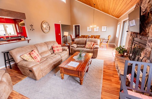 Massanutten House | Mount Chipmunk w/Hot Tub & Amazing View of Massanutten Resort