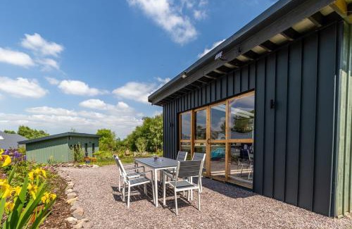 Banteer Other | Mount Hillary Holiday Pods