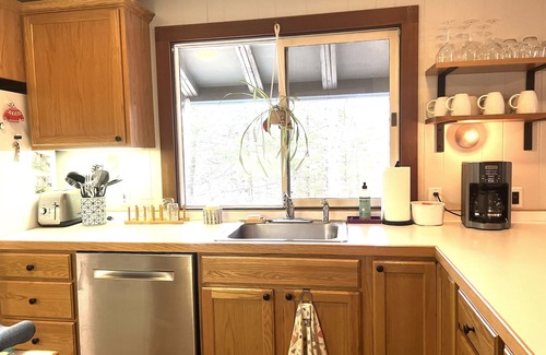 Wilmington Ski Chalet | Mount Snow Vermont - Ski - Snowboard - 6 miles