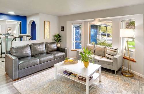 Mount Vernon Apartment | Mount Vernon Escape w/Private Hot Tub & Fire Pit!