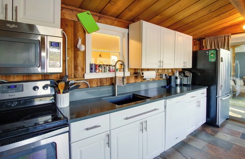 Big Lake Apartment | Mount Vernon Vacation Rental w/ Lake Access