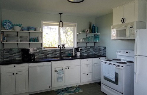 Freeland House | Mountain and Sound view, kid/dog/game-friendly