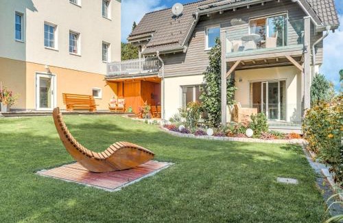 Langer Berg Apartment | Mountain Apartment Getaway, cleaning included