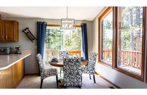 Valley of the Sun Cabin | Mountain base camp, 2 bedroom, wood stove amazing views, Middle of everything