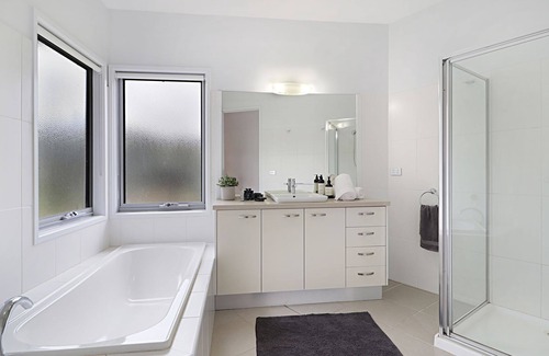 Mountain Bay House | Mountain Bay Retreat near Goughs Bay Sleeps 10