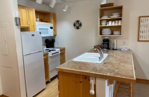 Driggs Condo | Mountain Breeze Retreat: Condo, Great for Large Families, Close to Targhee