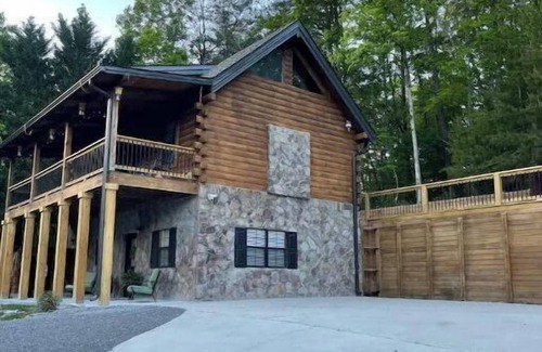 Dayton Cabin | Mountain Cabin, Dayton TN w/BOAT PARKING & Wifi