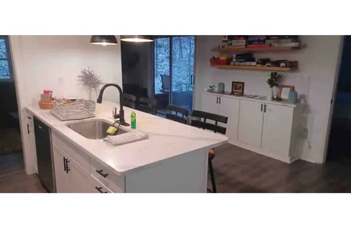 Kabletown Cabin | Mountain Cabin in the Woods, Near Wineries & More!