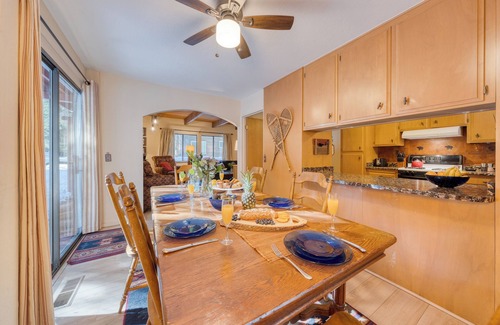 Donner Lake Woods House | Mountain Cabin w/Fireplace, Balcony & Easy Ski Access | Bear Americana