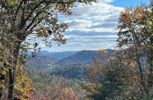 Purlear RV Rental | Mountain Camping with NC Blue ridge views