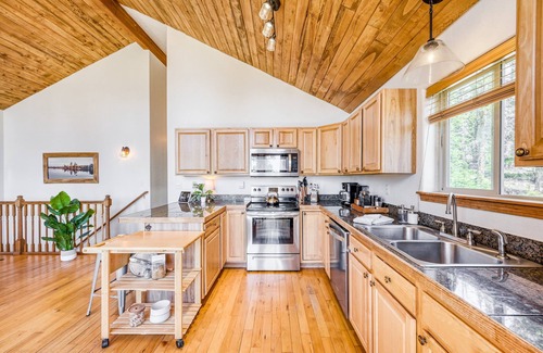 Valley of the Sun House | Mountain Chalet on 5 acres near Breck🏔️Hot Tub♨️A Home away from Home🏡$0 Cleaning fee