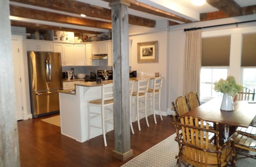 Stowe Apartment | Mountain Chic getaway