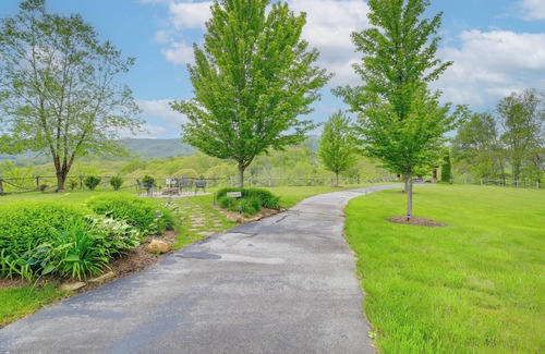 Banner Elk Apartment | Mountain Condo 2 Mi to Dtwn Banner Elk w/Views!