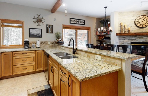 Four O'Clock Condo | Mountain condo across the street from the lift with pool & hot tub - fireplace