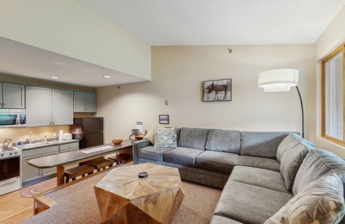 Sunday River Area Condo | Mountain condo w/shared indoor hot tub & pool - ski-in/ski-out access