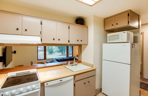 Kirkwood Apartment | Mountain Condo with Fireplace in Kirkwood Ski Resort