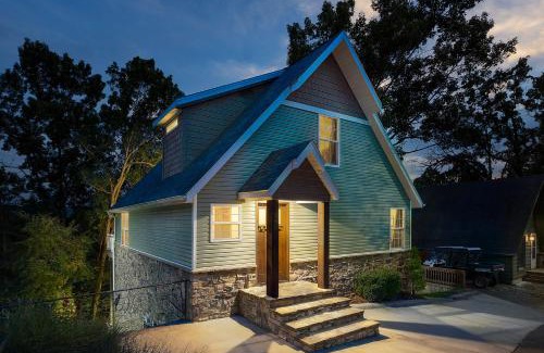 Lampe House | Mountain Creek Cabin - Luxury Lakefront Home - Hot Tub- Pool Table - Movie Theater