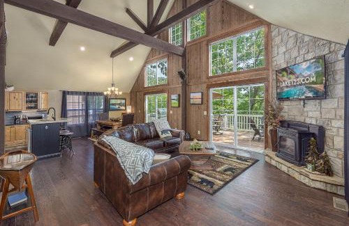 Lampe House | Mountain Creek Cabin - Luxury Lakefront Home - Hot Tub- Pool Table - Movie Theater