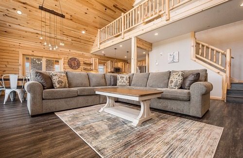 McHenry House | Mountain Crest Lodge | Golf, Skiing, New Home!