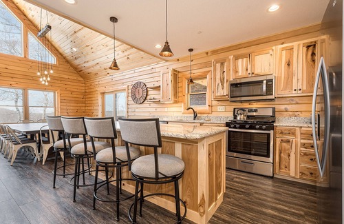 McHenry House | Mountain Crest Lodge | Golf, Skiing, New Home!