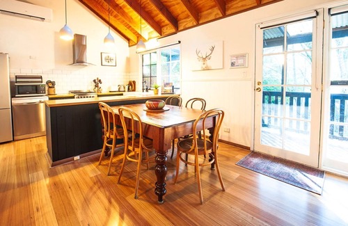 Blackheath House | Mountain Den | Charming pet friendly mountains cottage!