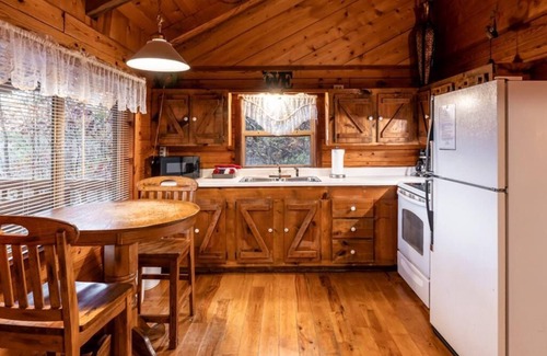 Ponca Condo | Mountain Ecstasy - Romantic Cabin w/Beautiful View