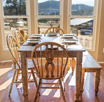 Canon City House | Mountain Farm Stay, Alpacas and Views, Royal Gorge 15min