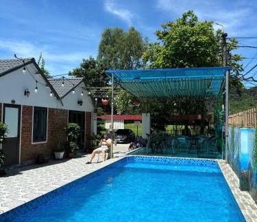 Hoa Lu Hotel | Mountain Flower Bungalow & Homestay