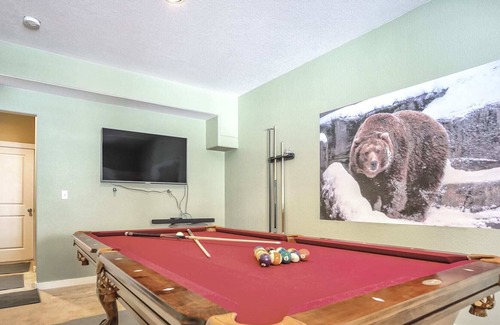 Cascade-Chipita Park House | Mountain Getaway with HotTub, Ping Pong, Gym