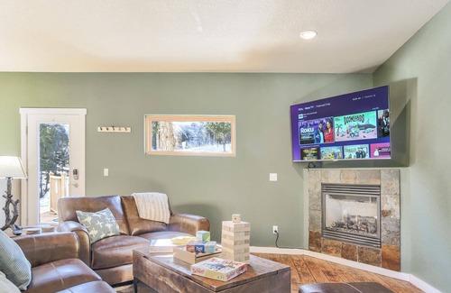 Cascade-Chipita Park House | Mountain Getaway with HotTub, Ping Pong, Gym