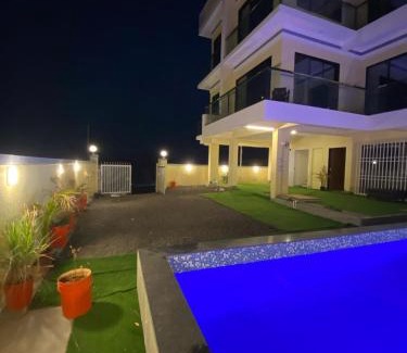St.Stanislaus Villa Villa | Mountain Gaze Villa - The Dream Stays ll 4 Ac rooms ll Big Pvt Pool ll Hill View