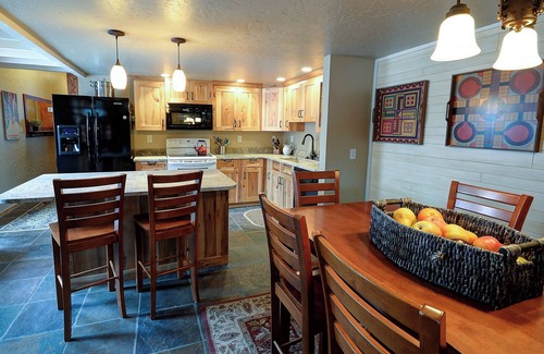 Steamboat Springs House | Mountain Getaway- A perfect family retreat!