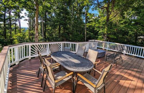 Kabletown House | Mountain Getaway - 7 beds, 2 King - Large Common Area