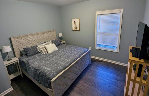 Kabletown House | Mountain Getaway - 7 beds, 2 King - Large Common Area